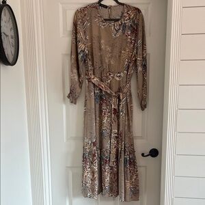 Tavin Long Sleeve Floral Maxi Dress in Tan NWT Size 16
